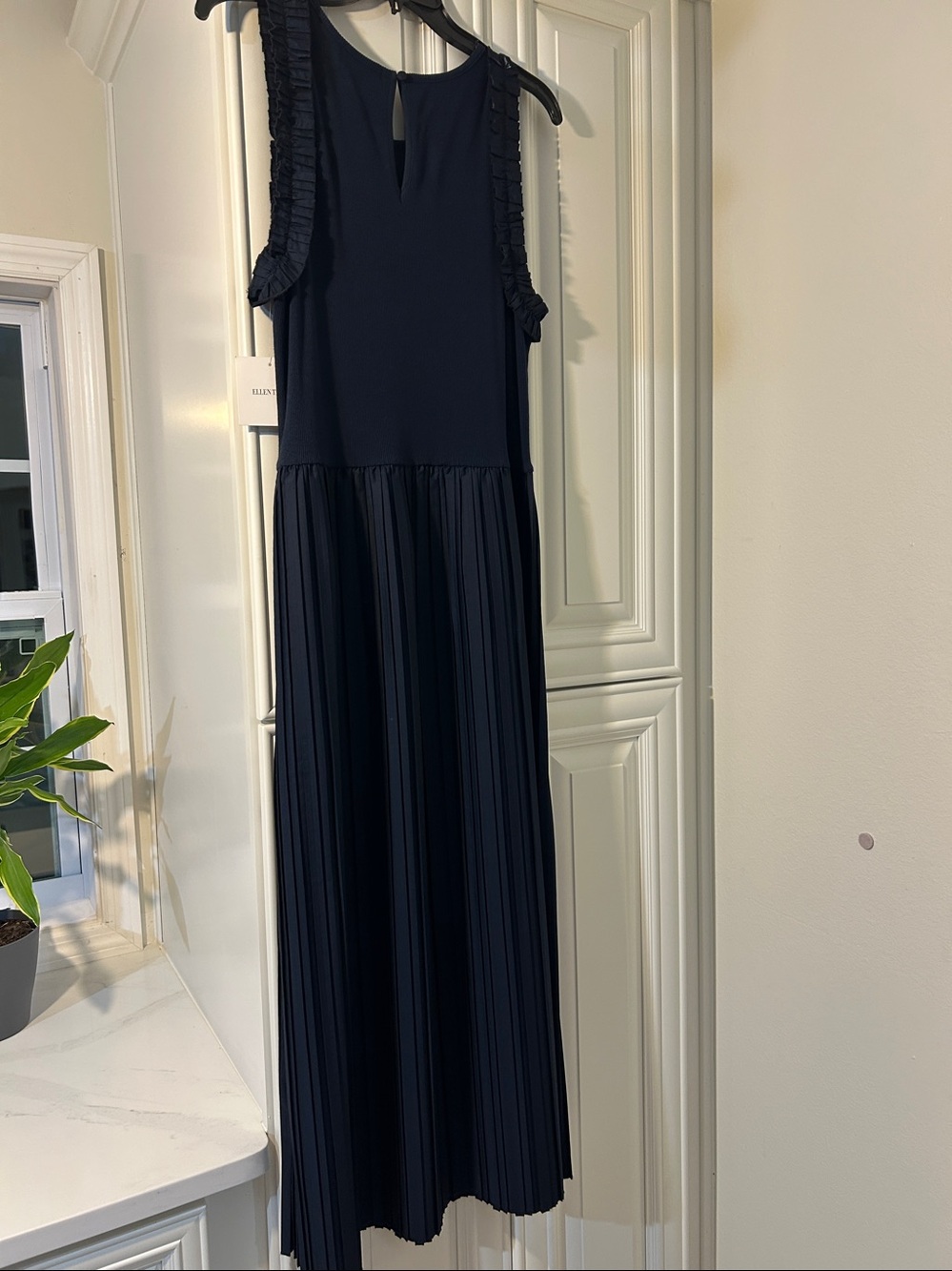 Ellen Tracy Navy Sleeveless Pleated Maxi Dress - Picture 2 of 3